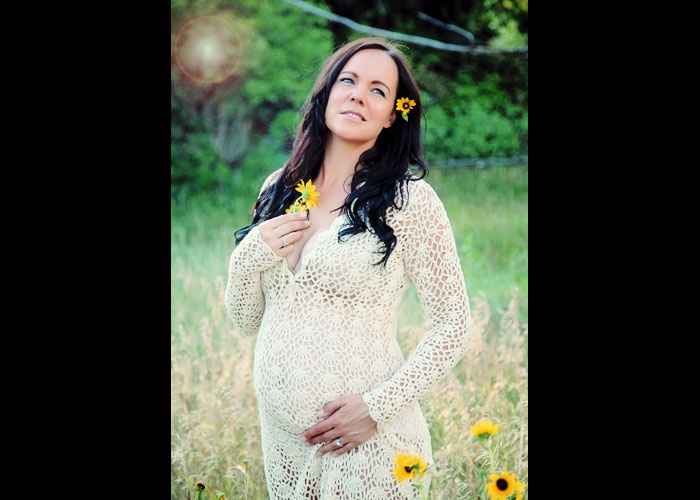 3-maternity_photography_portraits_dress_baby.JPG