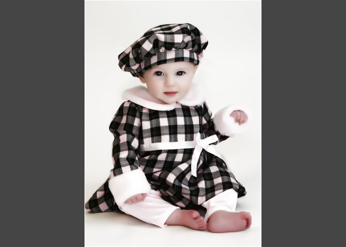 baby_checkered_outfit.jpg