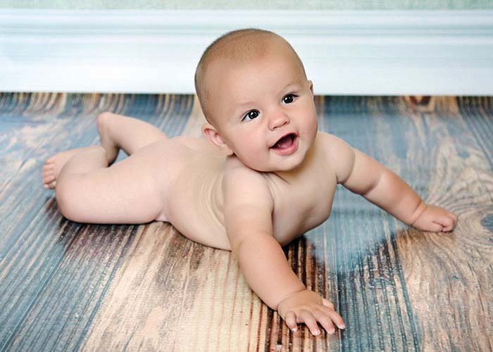 cutie-baby-crawling.jpg