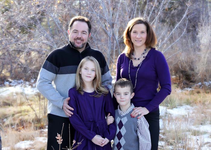 08-family_purple_matching_clothes_color_kids_fun.jpg