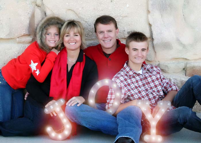 09-lights_joy_Christmas_holiday_daniels_gate_portraits_red.jpg