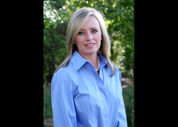 71-real_estate_headshots_corporate_photos_photographer_blue_shirt_red_tie_blonde.jpg