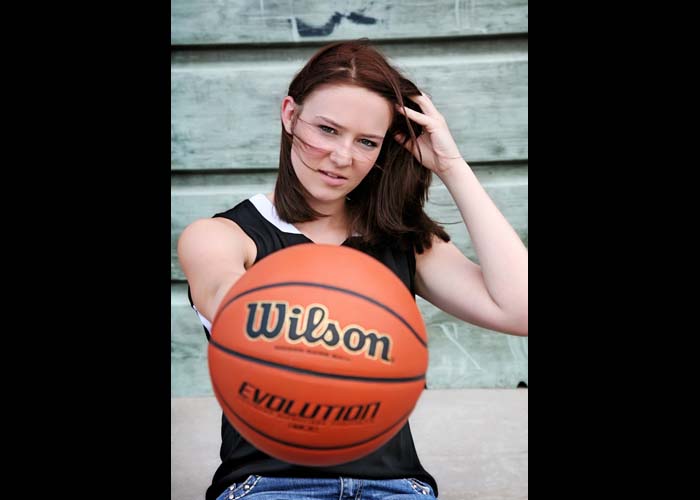 52-basketball_sports_senior_portraits_family_team.jpg