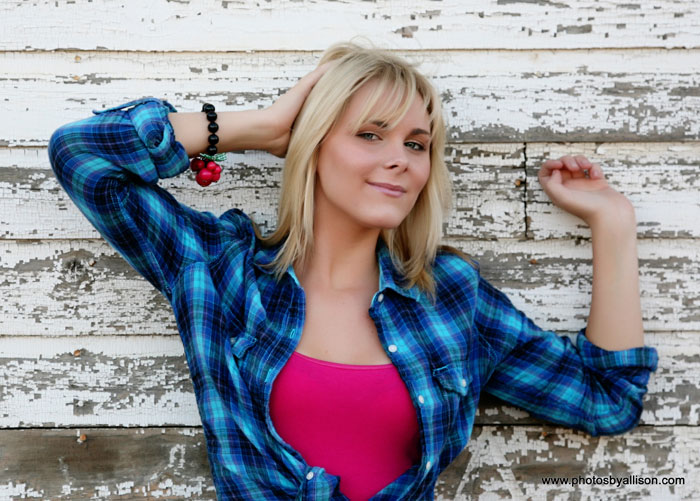 high_school_senior_girl_blond_white_shed.jpg