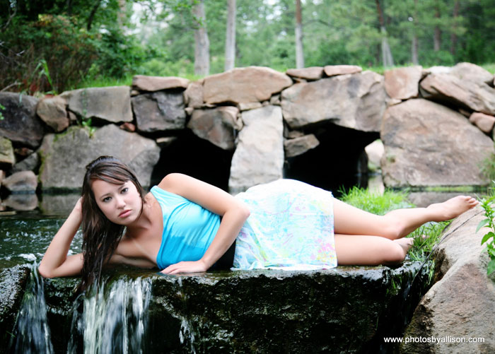 high_school_senior_girl_in_water.jpg