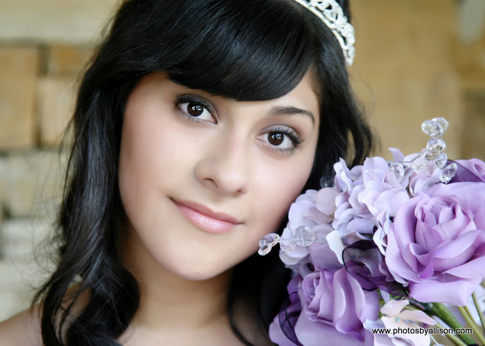 quinceanera_girl_flowers.jpg